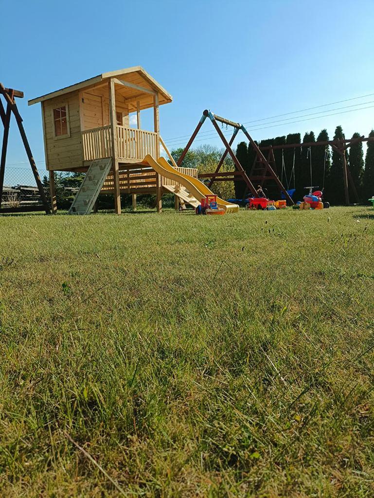 Apartamenty "Anusia" Ledzin Exterior foto